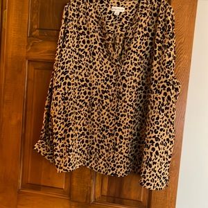 Women’s 2X leopard long sleeve blouse NEOT